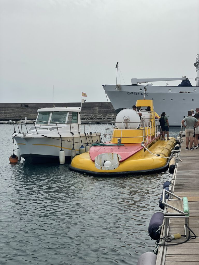 The yellow submarine of Puerto Calero