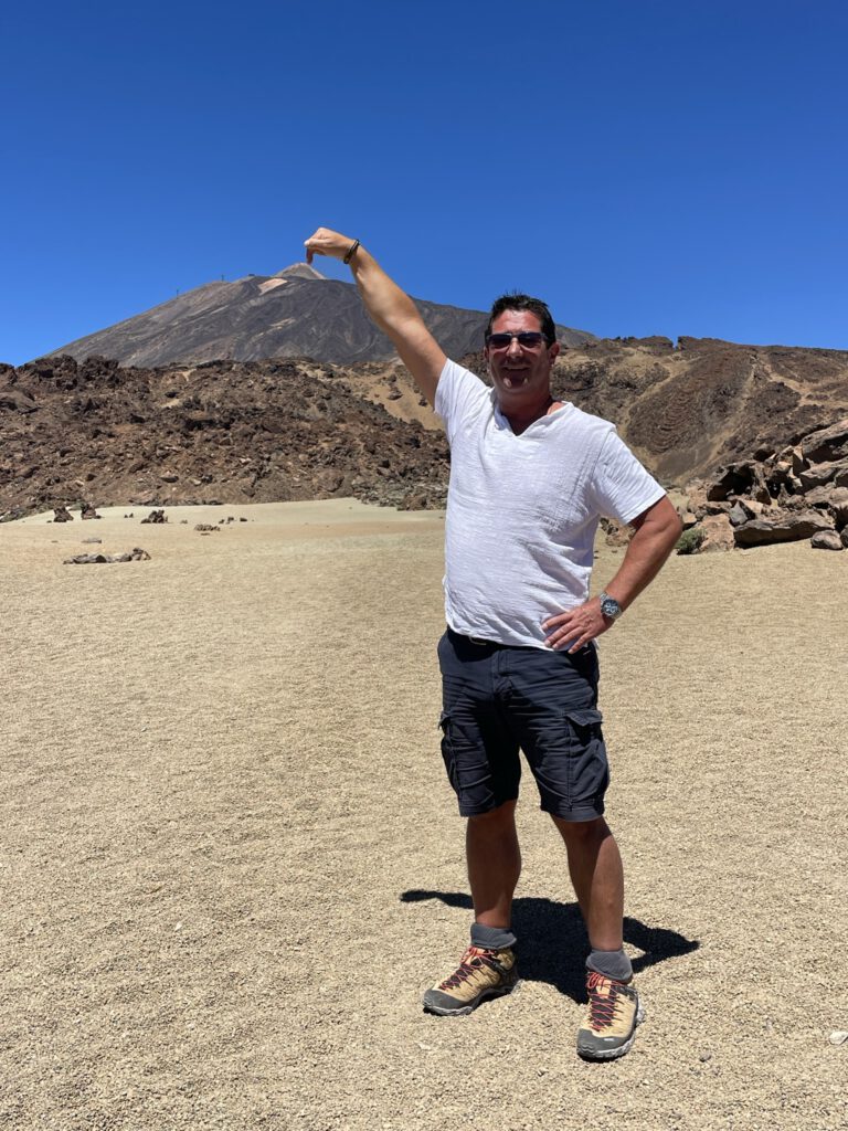 Wolfgang in front of Mount Teide